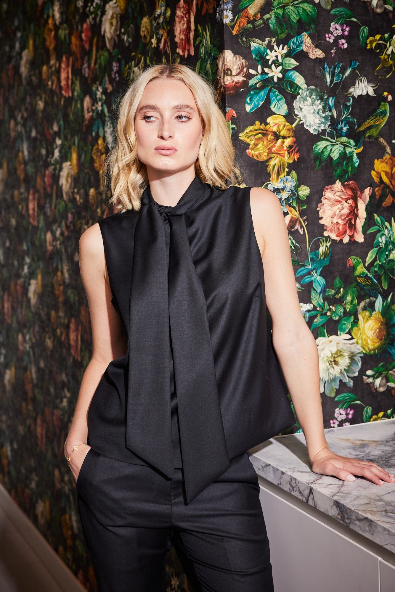 Lindsay Nicholas New York TOP Bow Blouse in Black