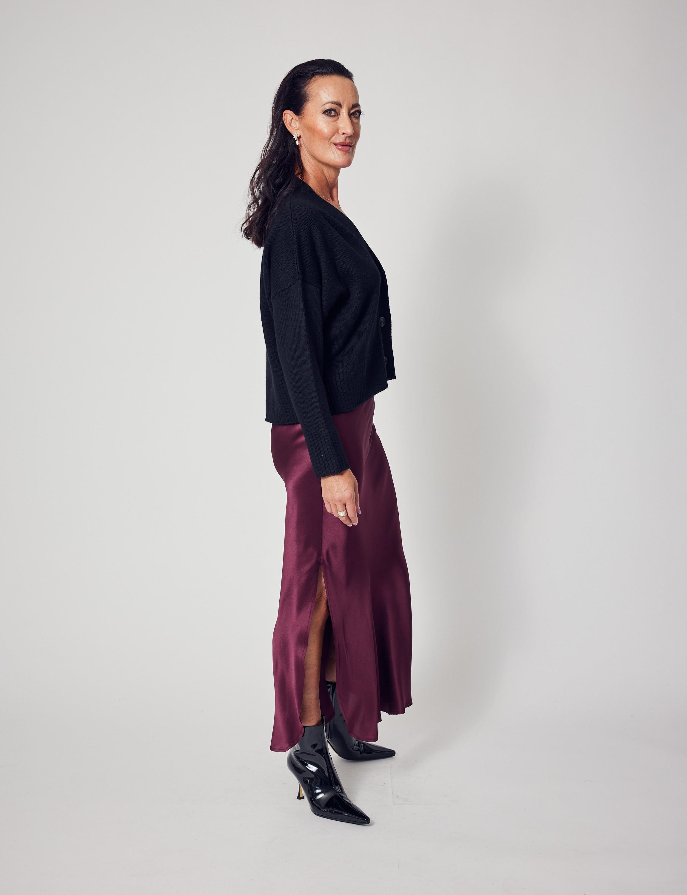 Lindsay Nicholas New York Sweaters Cropped Cardigan in Black