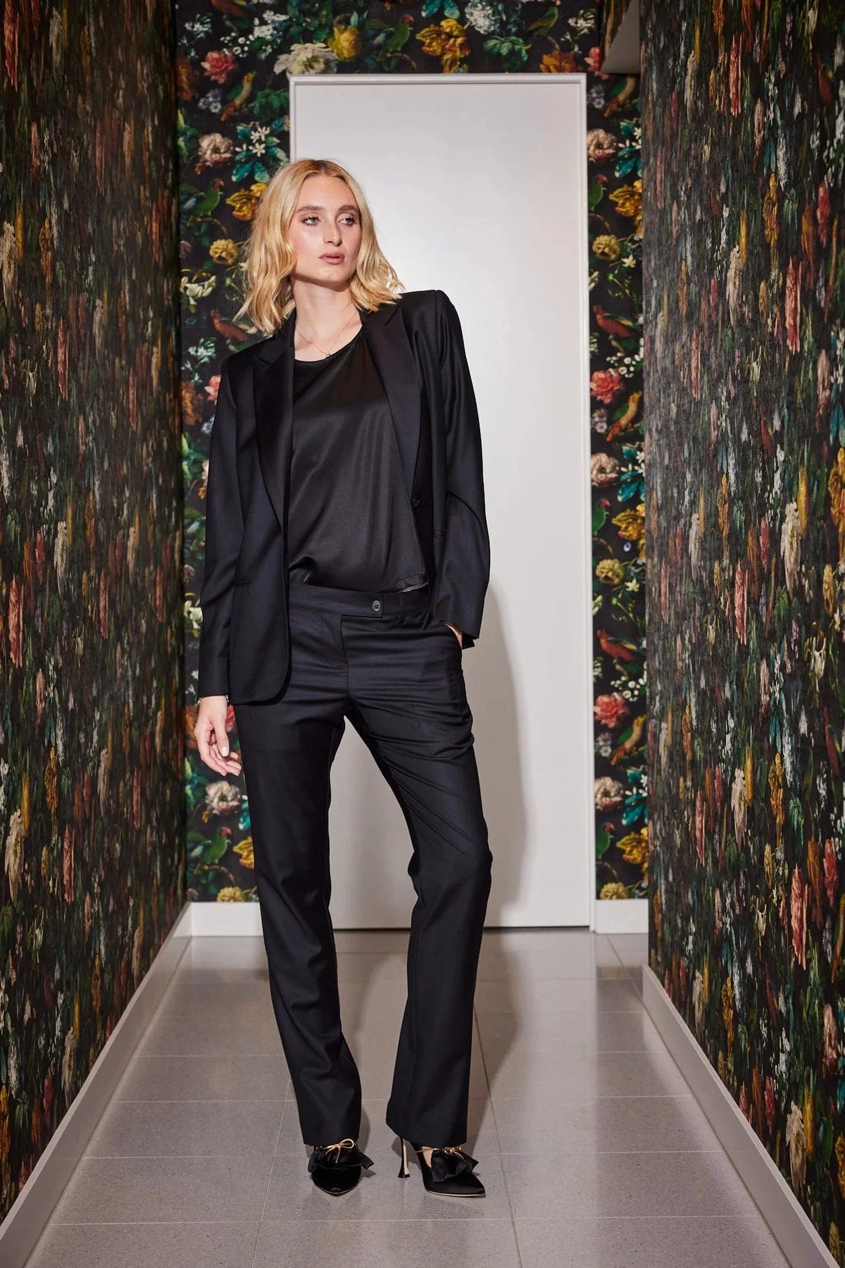 Lindsay Nicholas New York JACKETS Elizabeth Jacket in Black Tropical Weight Wool