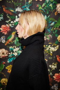 Lindsay Nicholas New York Sweaters Textured Turtleneck in Black