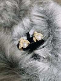 Stephanie Browne Jewellery Bumble Bee Earring in Gold