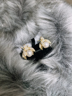 Stephanie Browne Jewellery Bumble Bee Earring in Gold
