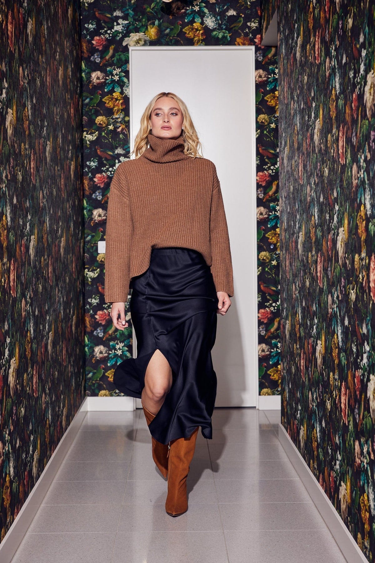 Lindsay Nicholas New York Sweaters Textured Turtleneck in Fawn