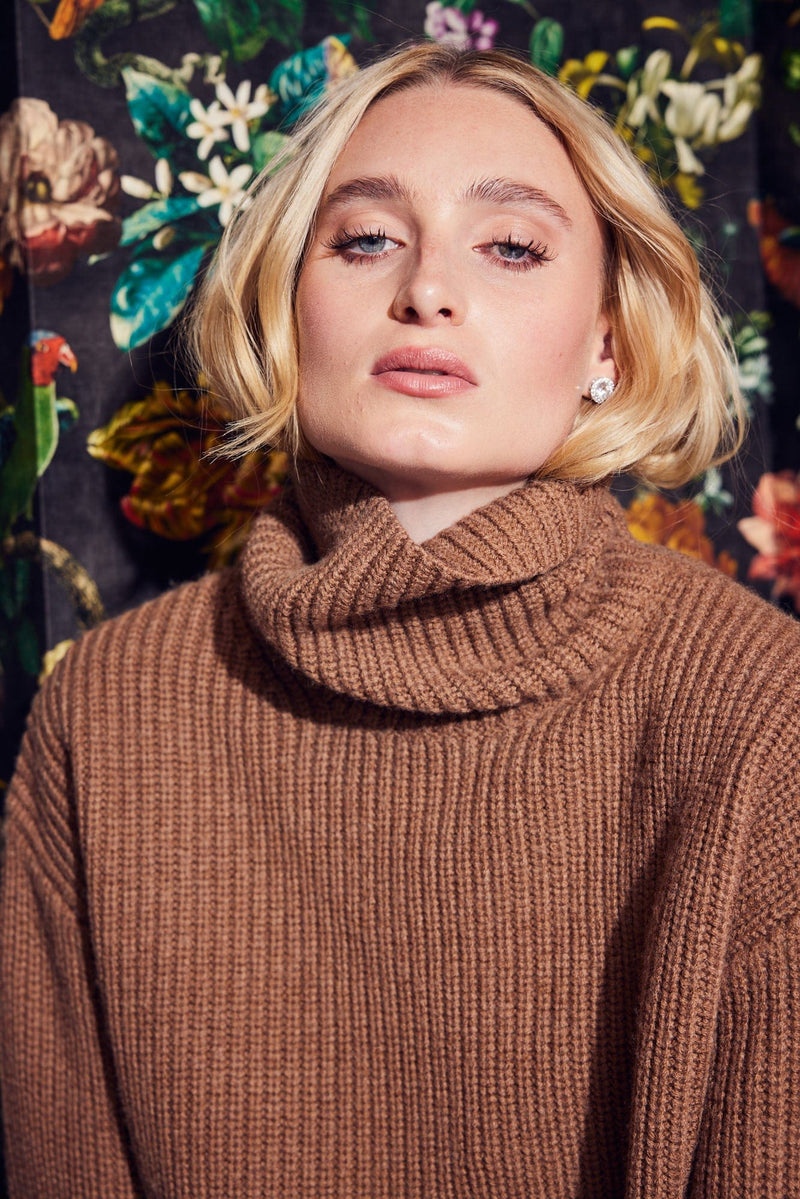 Lindsay Nicholas New York Sweaters Textured Turtleneck in Fawn