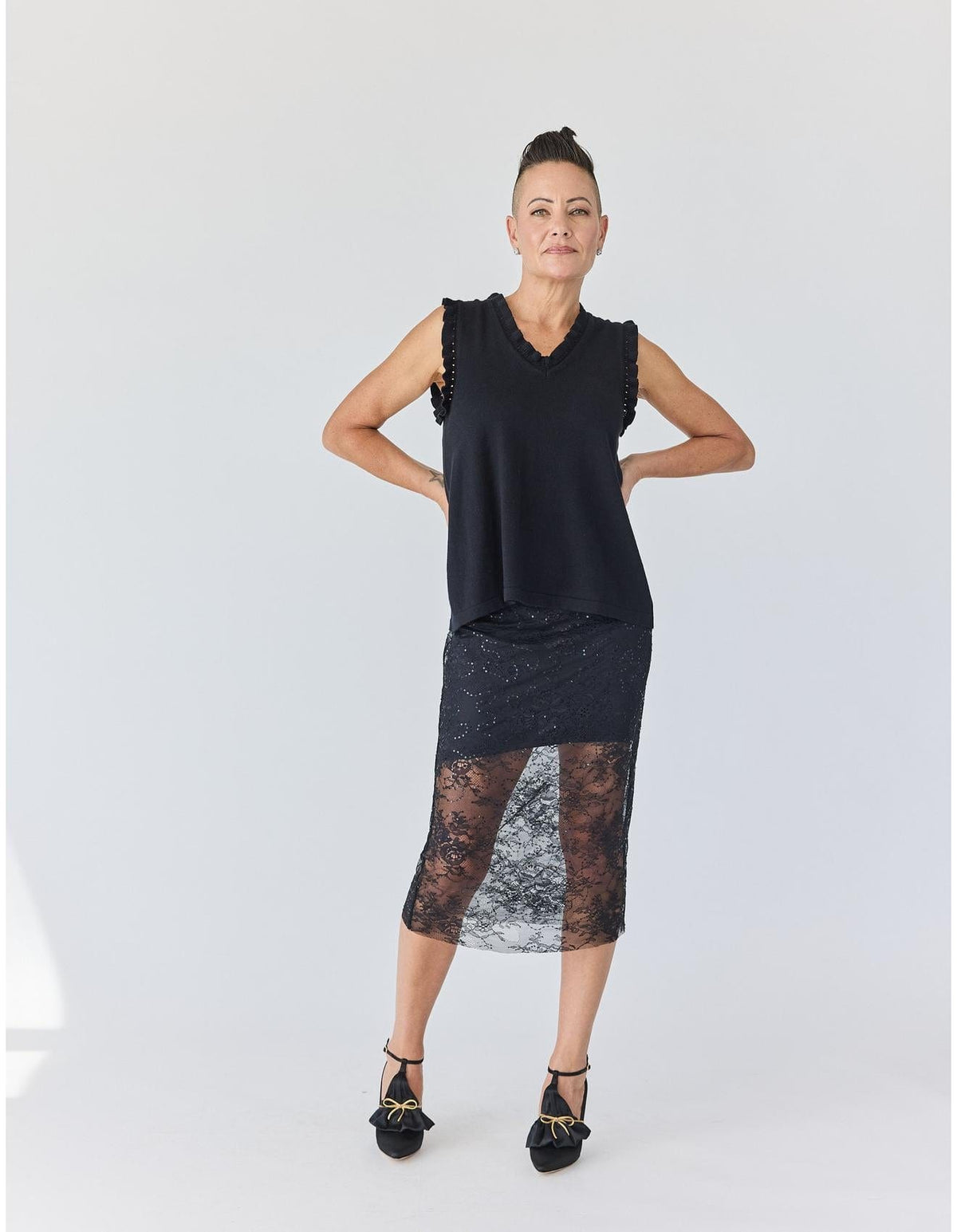 Lindsay Nicholas New York Top Frill V-Neck Shell in Black