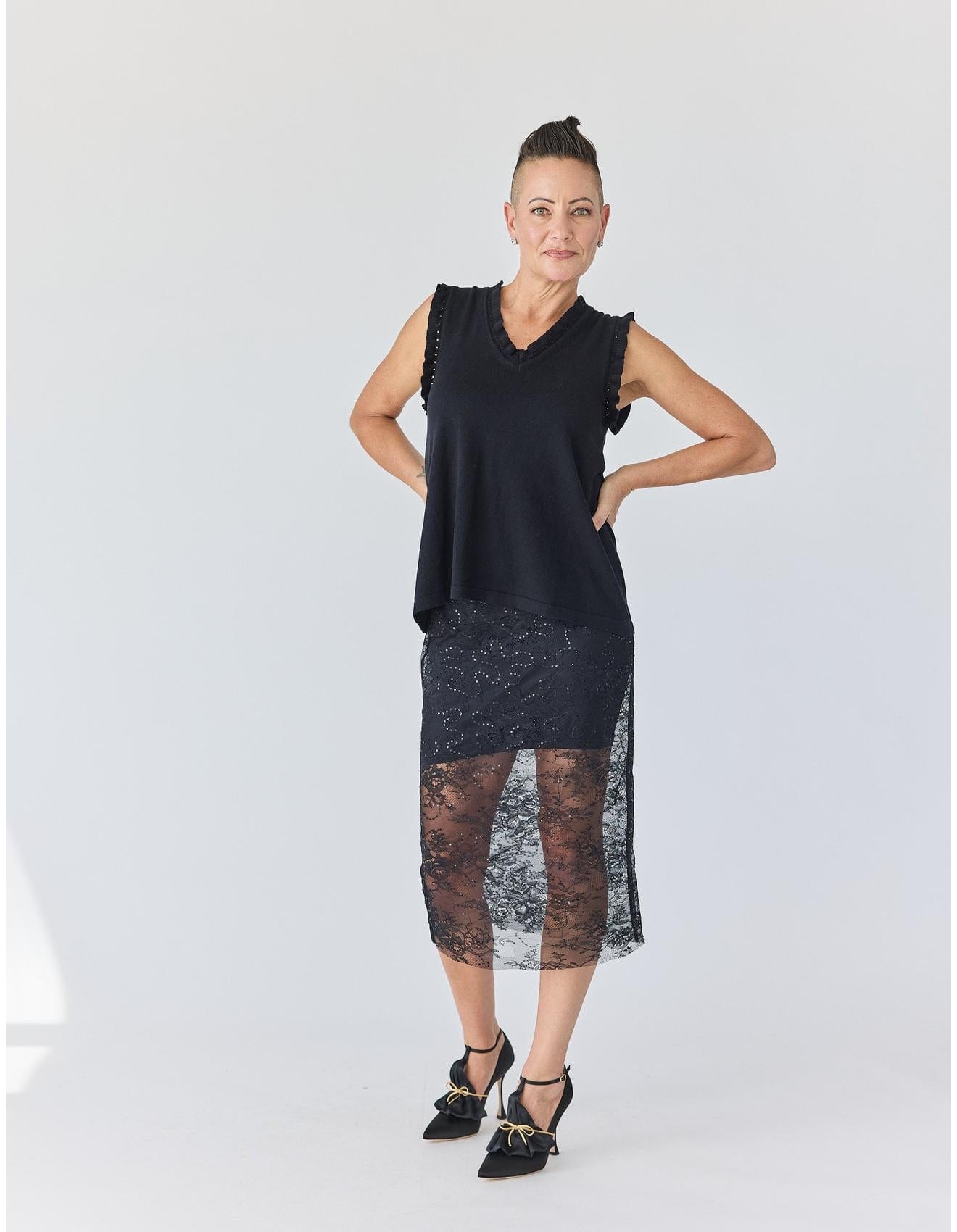 Lindsay Nicholas New York Top Frill V-Neck Shell in Black