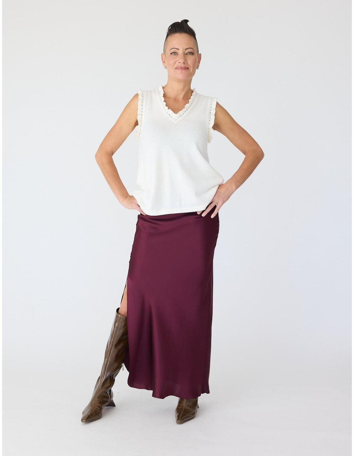 Lindsay Nicholas New York Top Frill V-Neck Shell in Creme