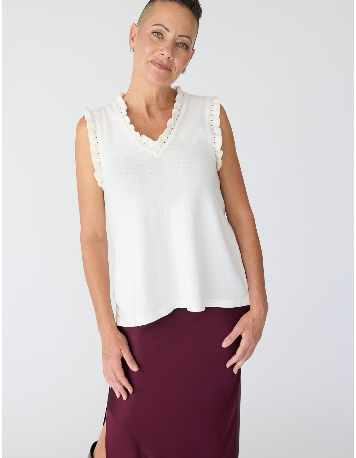 Lindsay Nicholas New York Top Frill V-Neck Shell in Creme