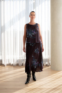 Lindsay Nicholas New York Sleeveless Tops Shell in Plum Bird Fleur Silk