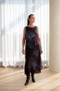 Lindsay Nicholas New York Sleeveless Tops Shell in Plum Bird Fleur Silk