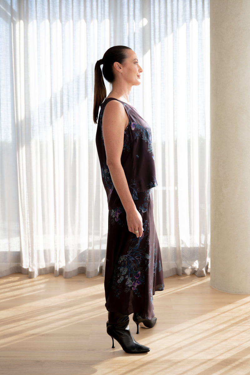 Lindsay Nicholas New York Sleeveless Tops Shell in Plum Bird Fleur Silk