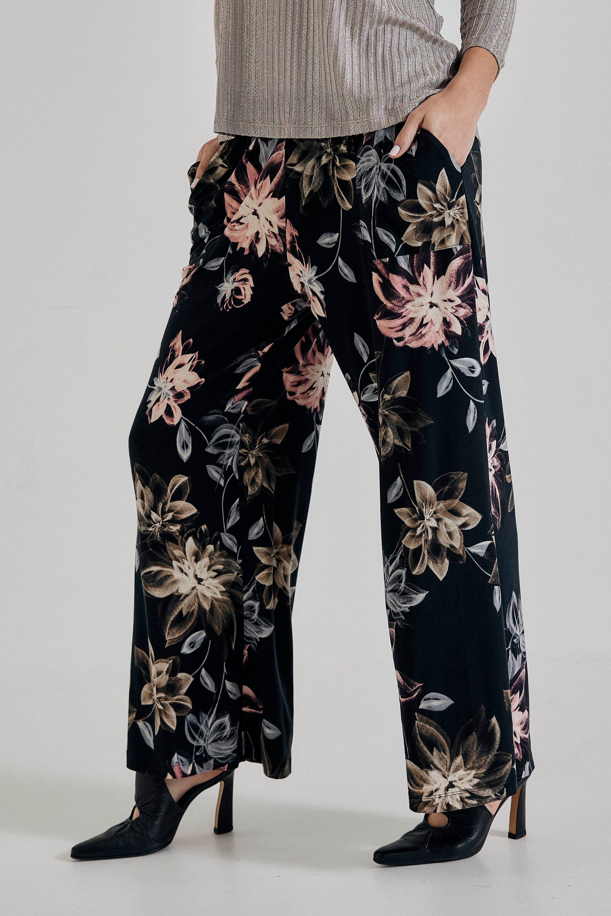 Lindsay Nicholas New York Pants Floral Jersey Knit Freya Pant