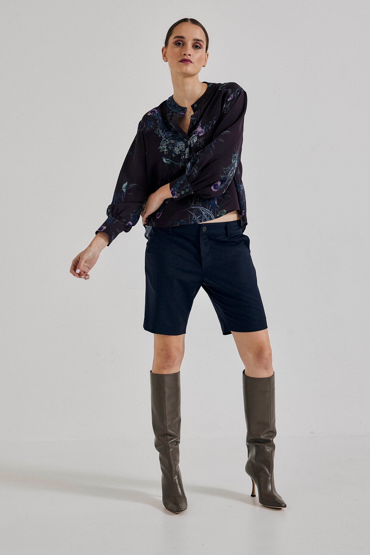 Lindsay Nicholas New York SHORTS Elizabeth Short in Midnight Blue