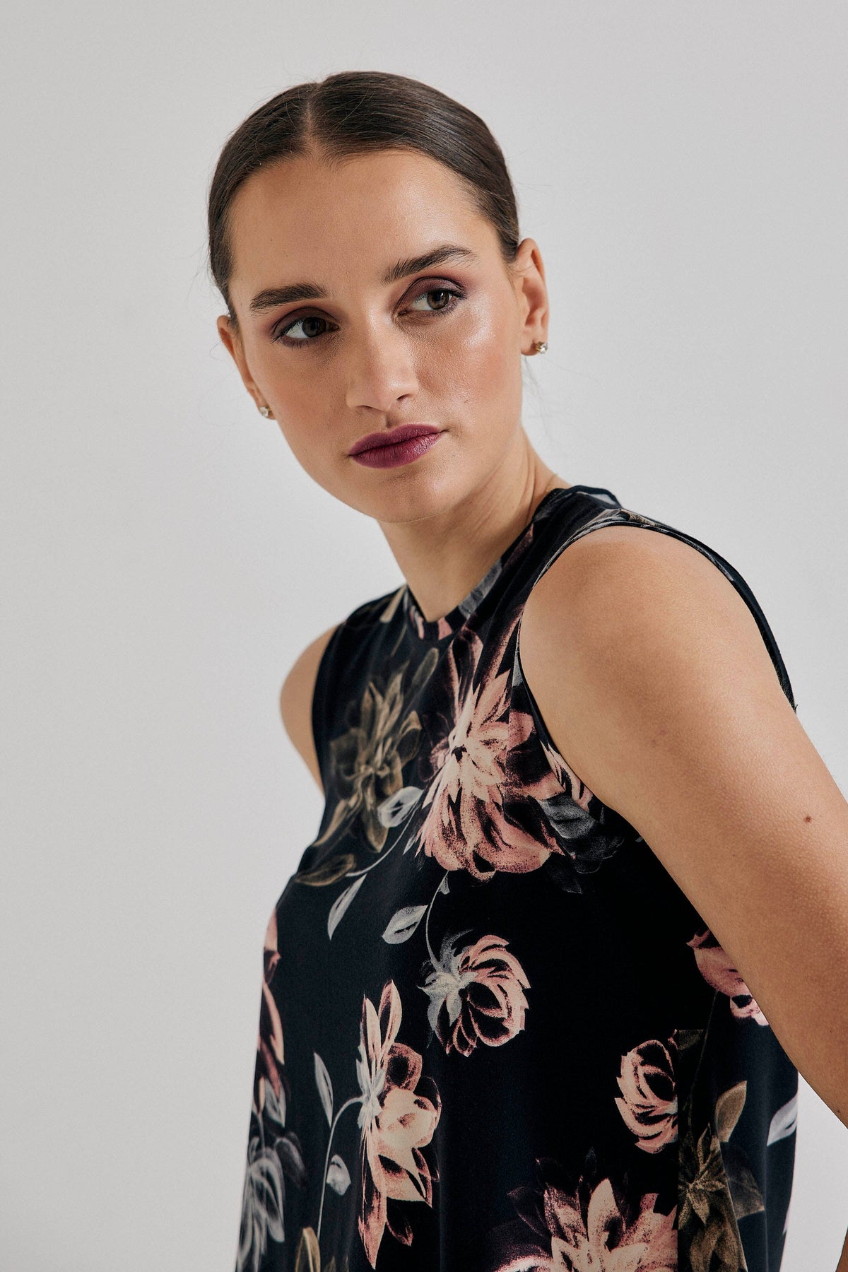 Lindsay Nicholas New York sleeveless top Sleeveless Floral Jersey Shell