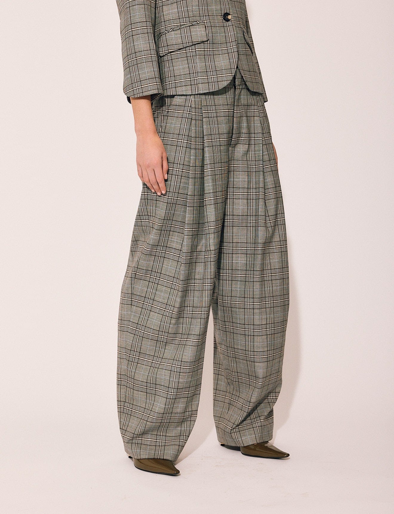 Lindsay Nicholas New York Pant Suits Madison Avenue Trouser in Grey Plaid