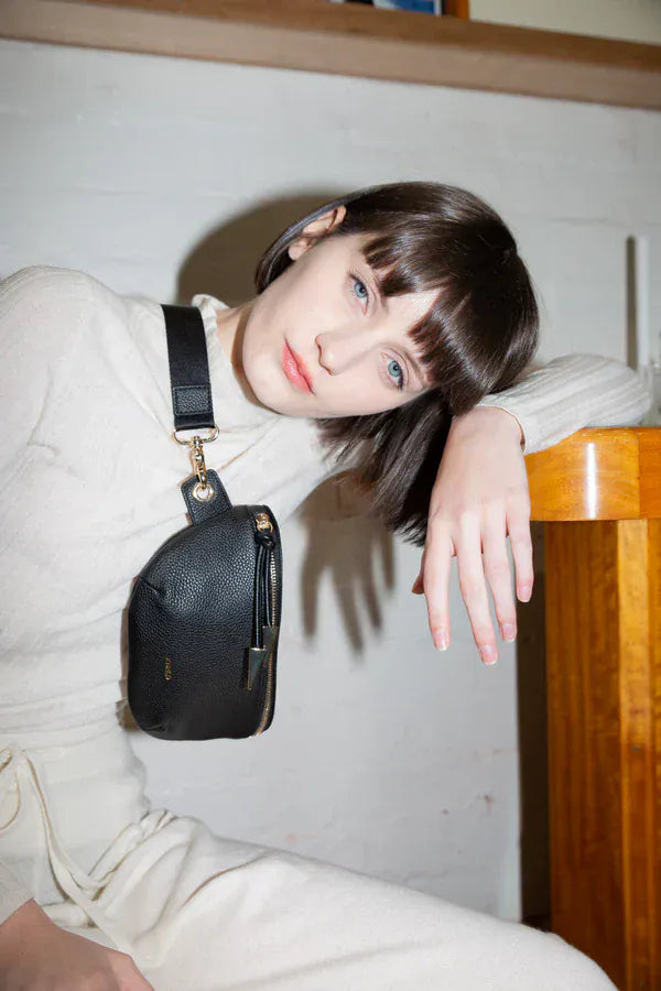 X-Nihlio Handbags bags City Bag in Black