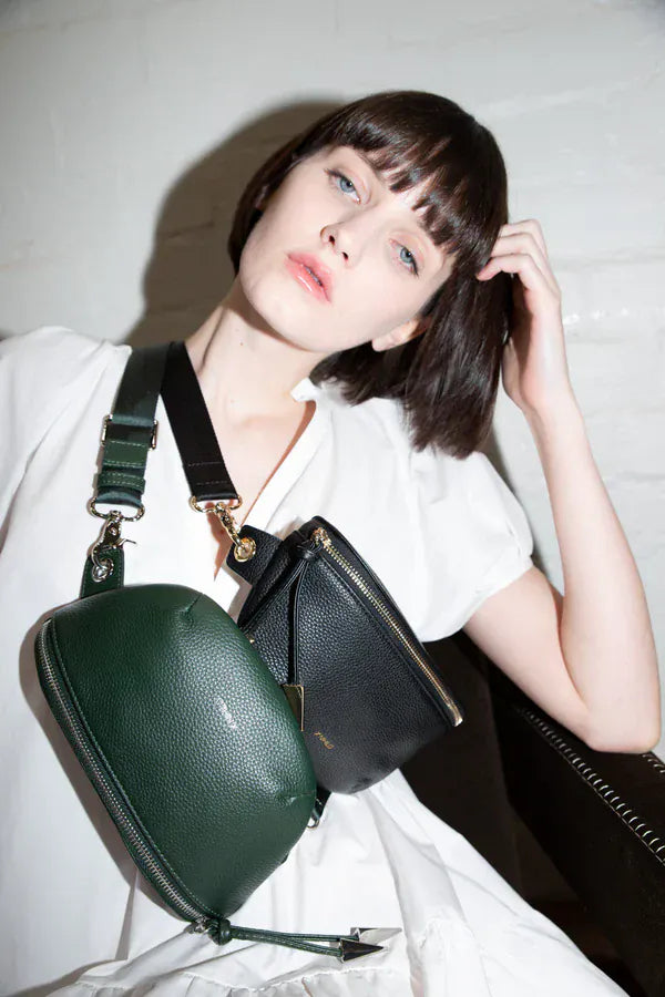 X-Nihlio Handbags bags City Bag in Black