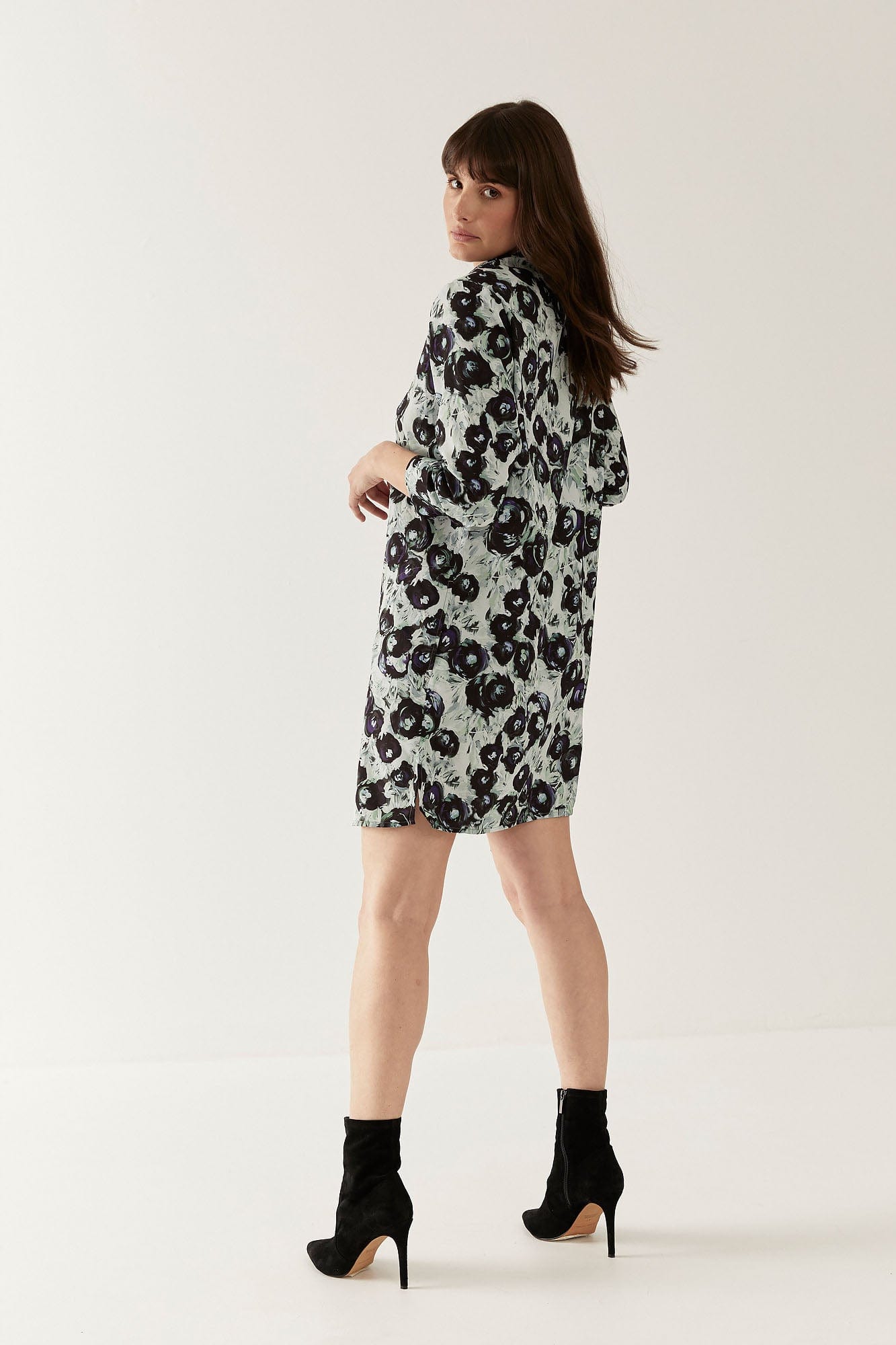 Lindsay Nicholas New York Dresses Shirt Dress in Black & Purple Peony