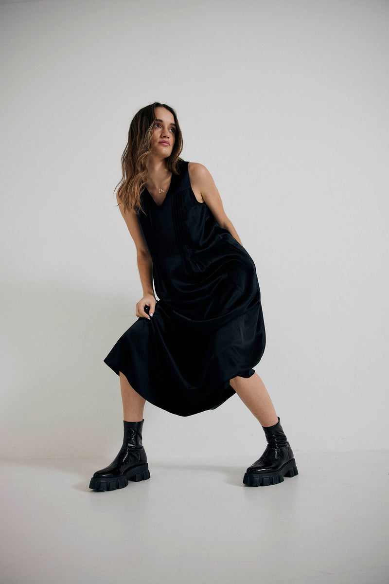 Lindsay Nicholas New York DRESS Maxi Dress in Black Silk