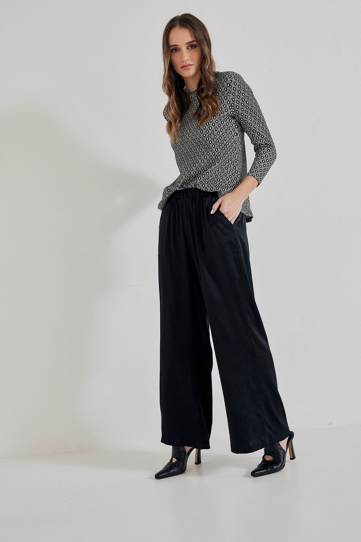 Lindsay Nicholas New York pants Freya Pant in Black