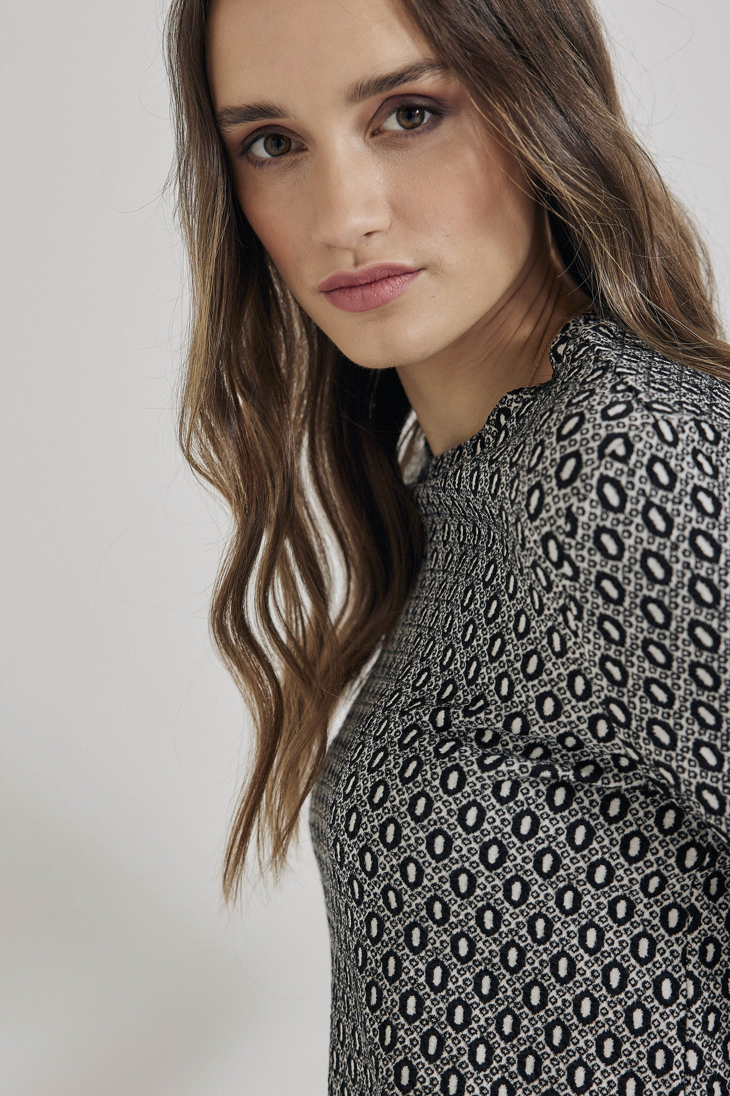 Lindsay Nicholas New York Shirts & Tops Crew Neck in Cream Casino Viscose