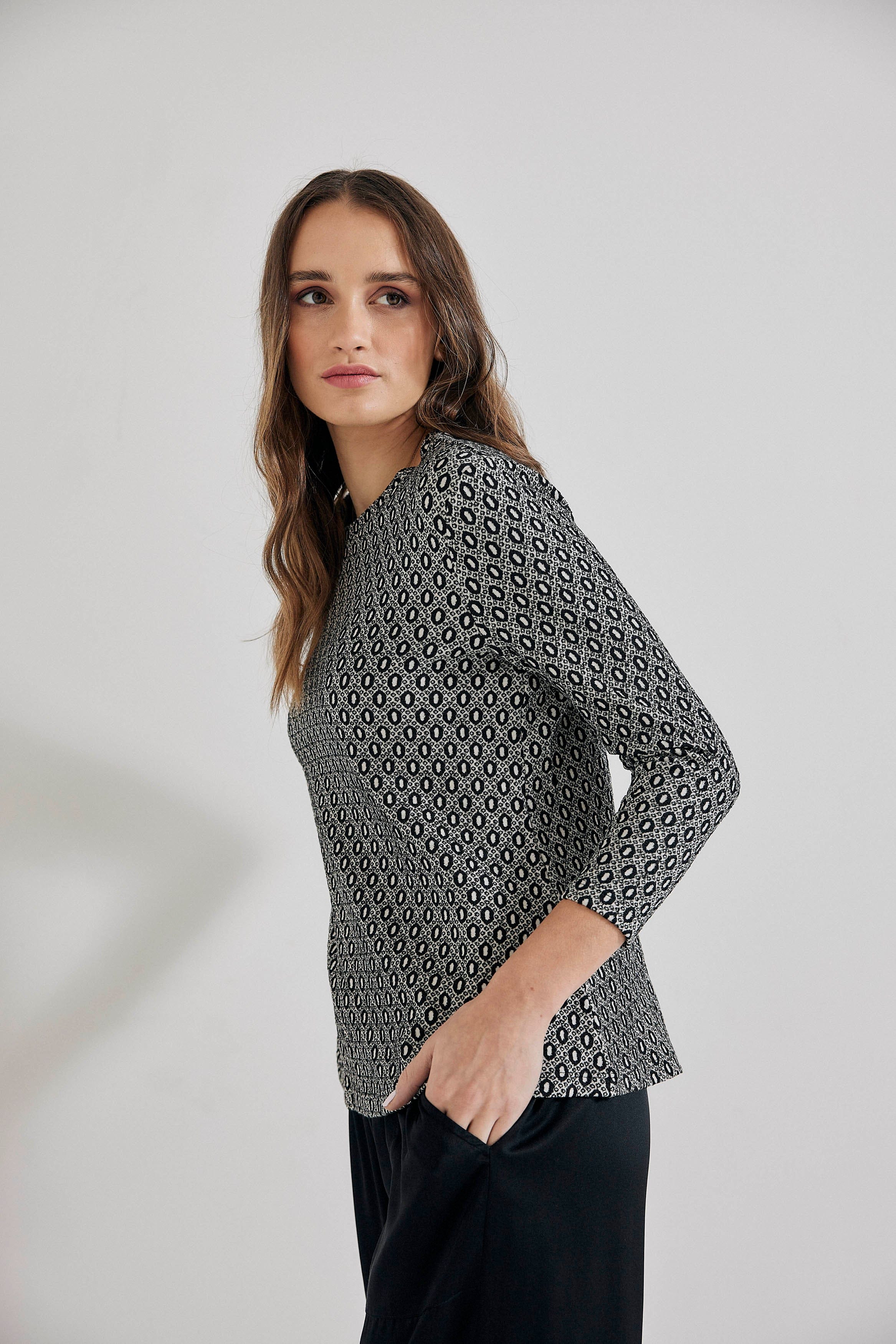 Lindsay Nicholas New York Shirts & Tops Crew Neck in Cream Casino Viscose