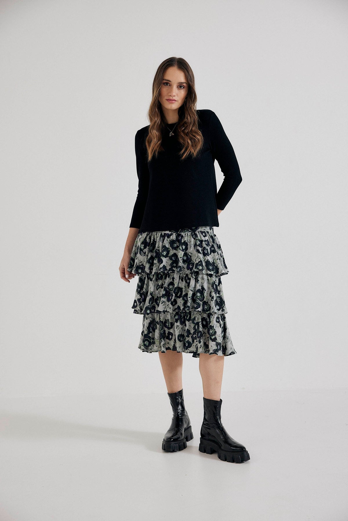 Lindsay Nicholas New York midi Elena Francesca Tiered Skirt in Black and Purple Peony