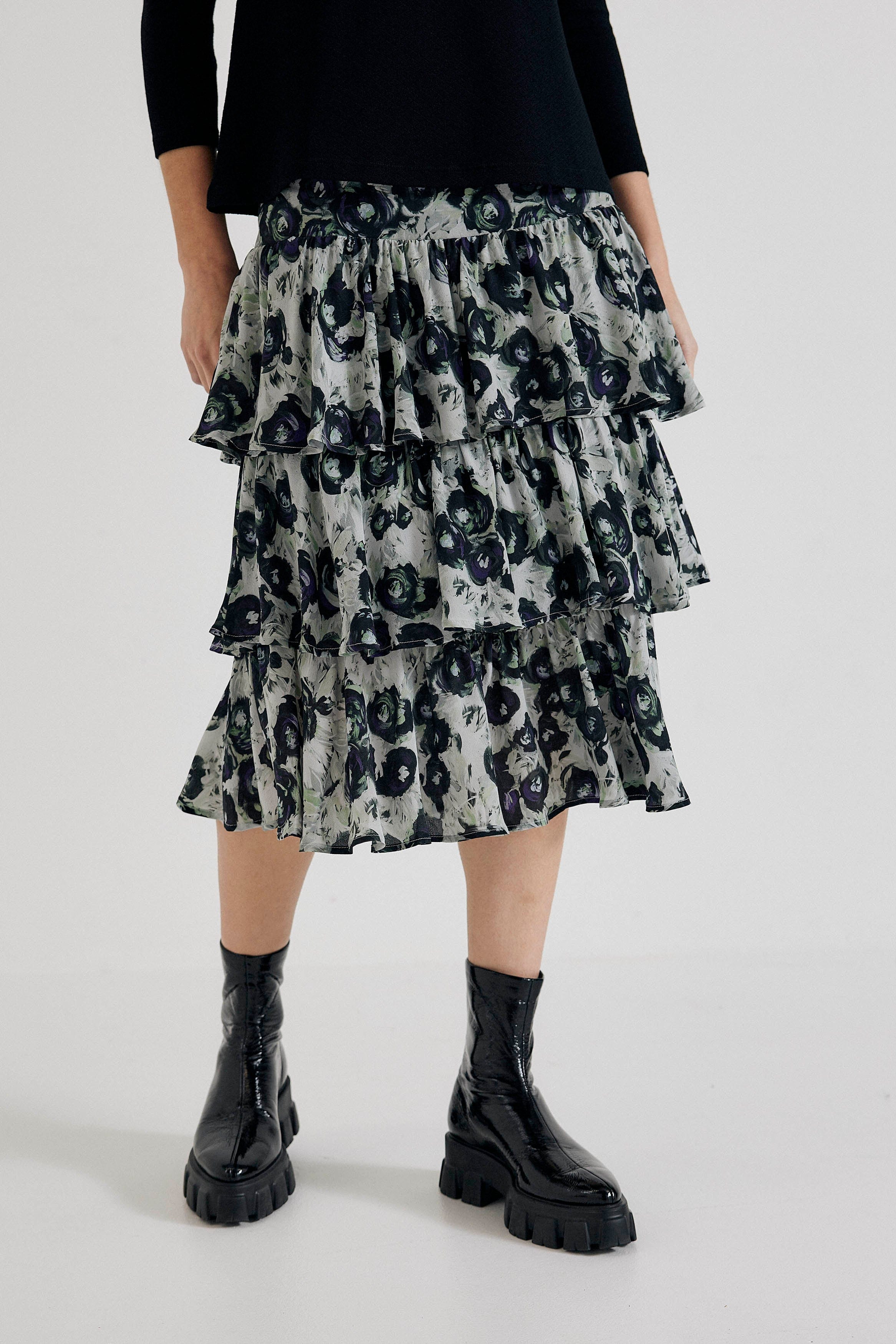 Lindsay Nicholas New York midi Elena Francesca Tiered Skirt in Black and Purple Peony
