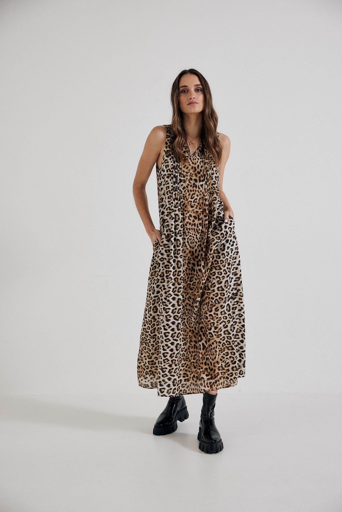 Lindsay Nicholas New York DRESS Maxi Dress in Leopard Silk