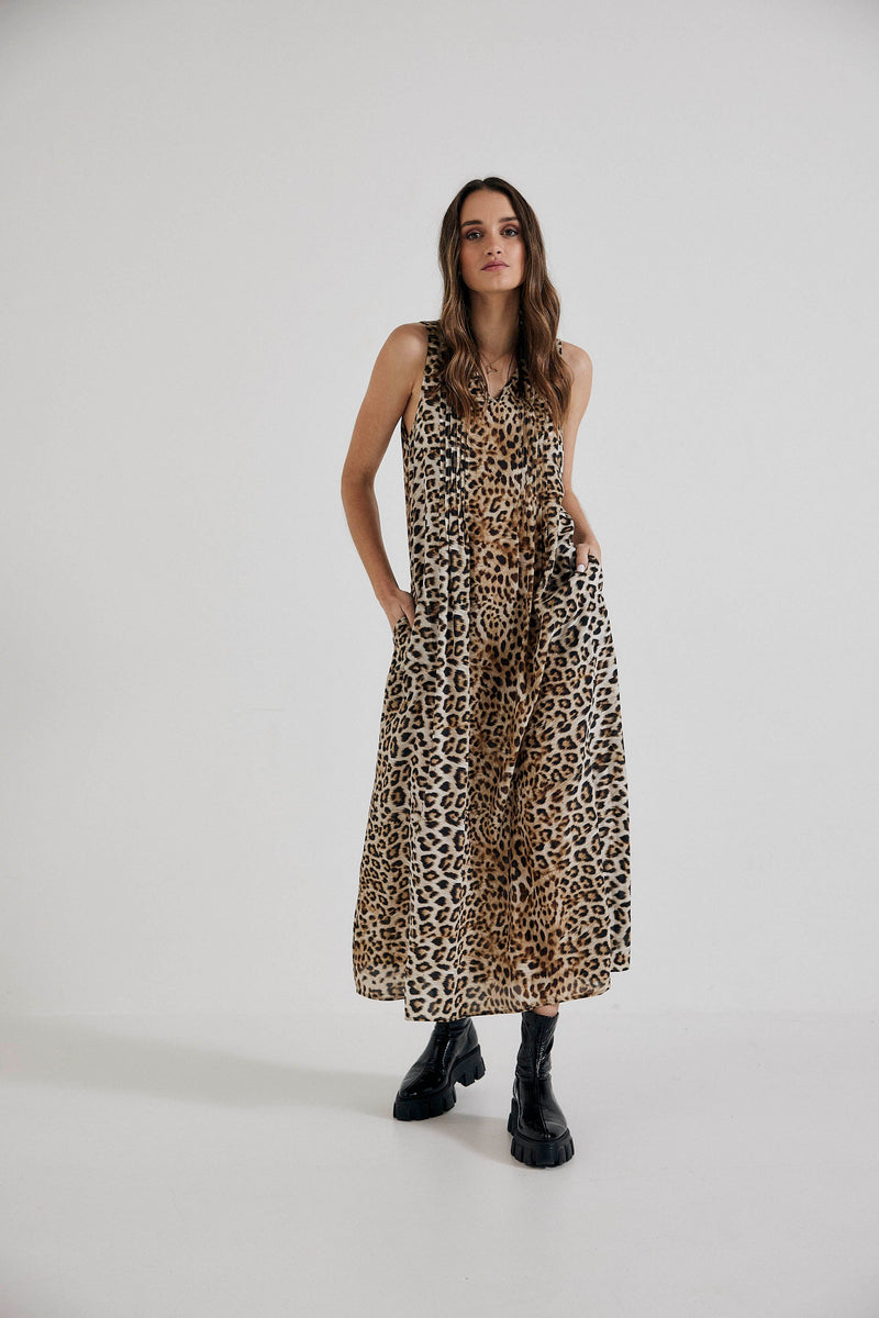 Lindsay Nicholas New York DRESS Maxi Dress in Leopard Silk