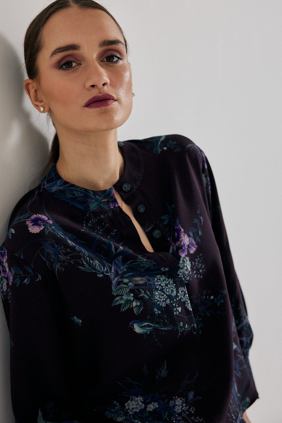 Lindsay Nicholas New York TOP Poet Blouse in Plum Bird Fleur Silk